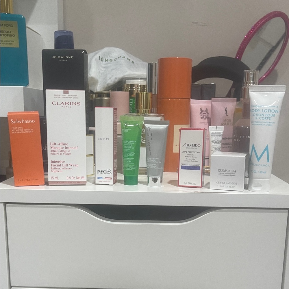 8 item bundle for skincare